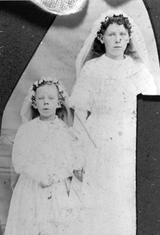 238: l-r Mary and Anne Dunphy. (circa 1896) [courtesy of Marg (Ryan) Martin]  - daughters of Patrick Dunphy &amp;amp; Elizabeth Byrne, Mary married Denis Ryan